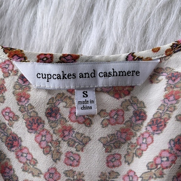 Cupcakes And Cashmere Blouse Tank Top Peplum Hem Floral Preppy Spring Size Small - Picture 5 of 7